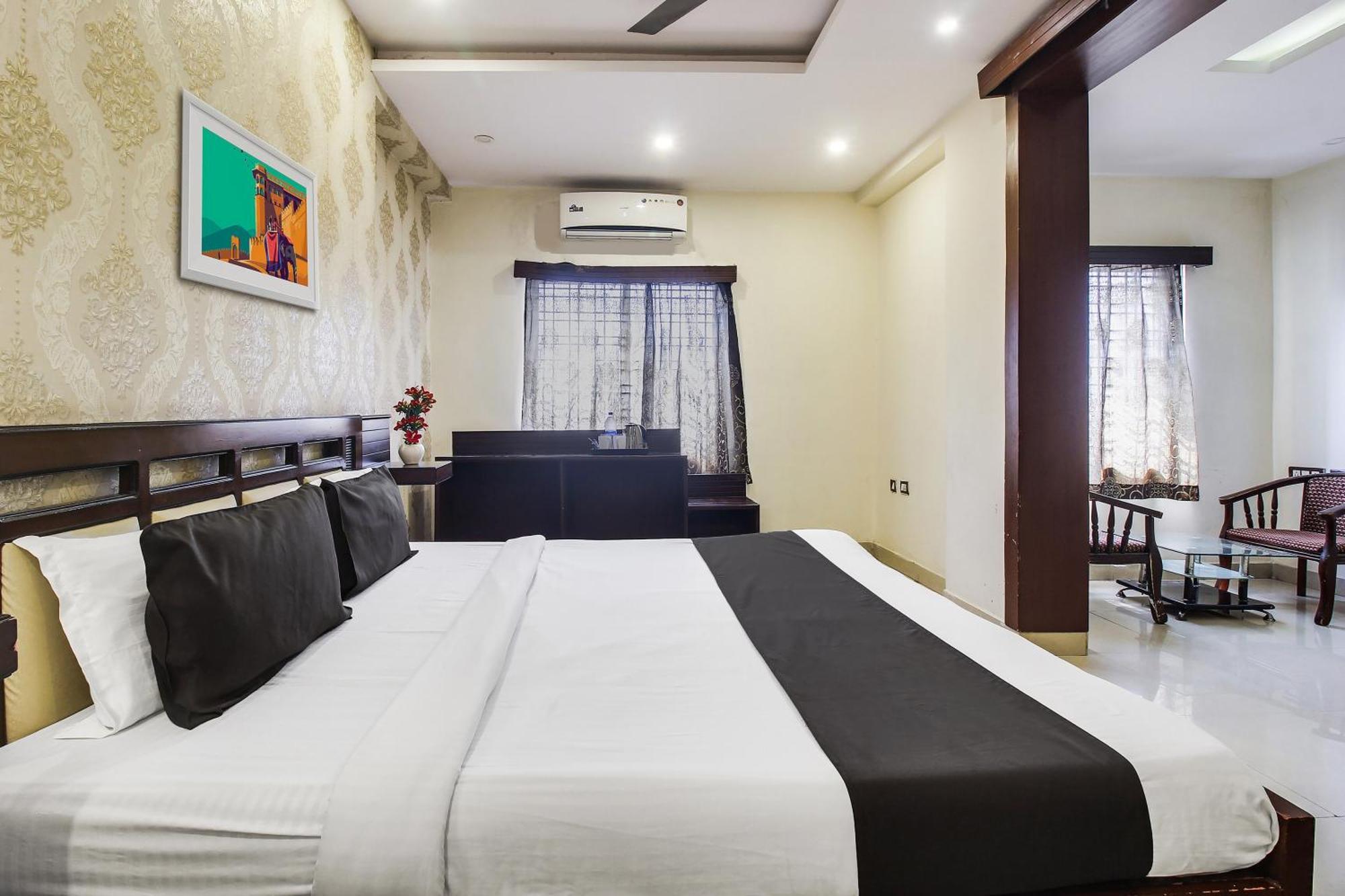 Flagship Grand Sandarshini Inn Near Mgbs Bus Station Hyderabad Exterior foto
